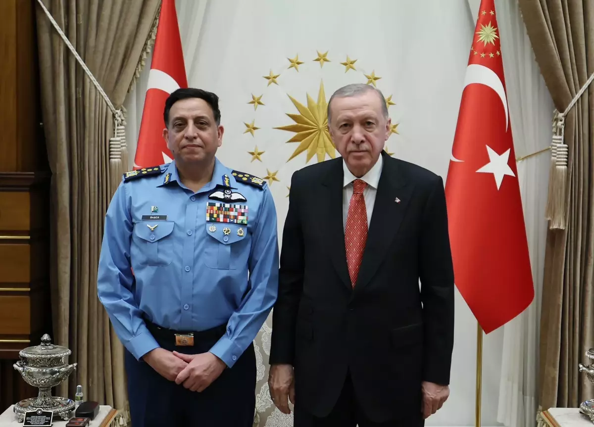 Cumhurbaşkanı Erdoğan, Pakistan Hava Kuvvetleri Komutanı’nı Kabul Etti