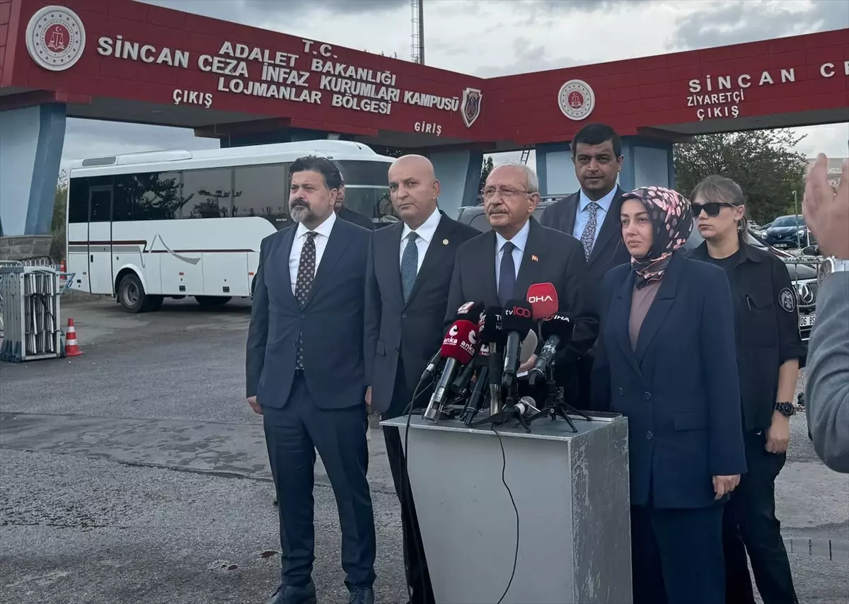 Kılıçdaroğlu ve Davutoğlu’ndan Sinan Ateş Davası Açıklamaları