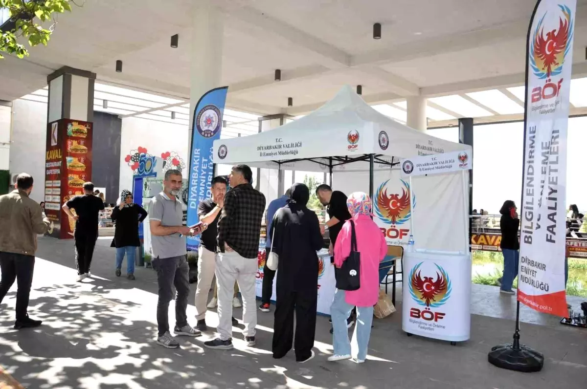 Dicle Üniversitesi’nde Terör Bilgilendirmesi