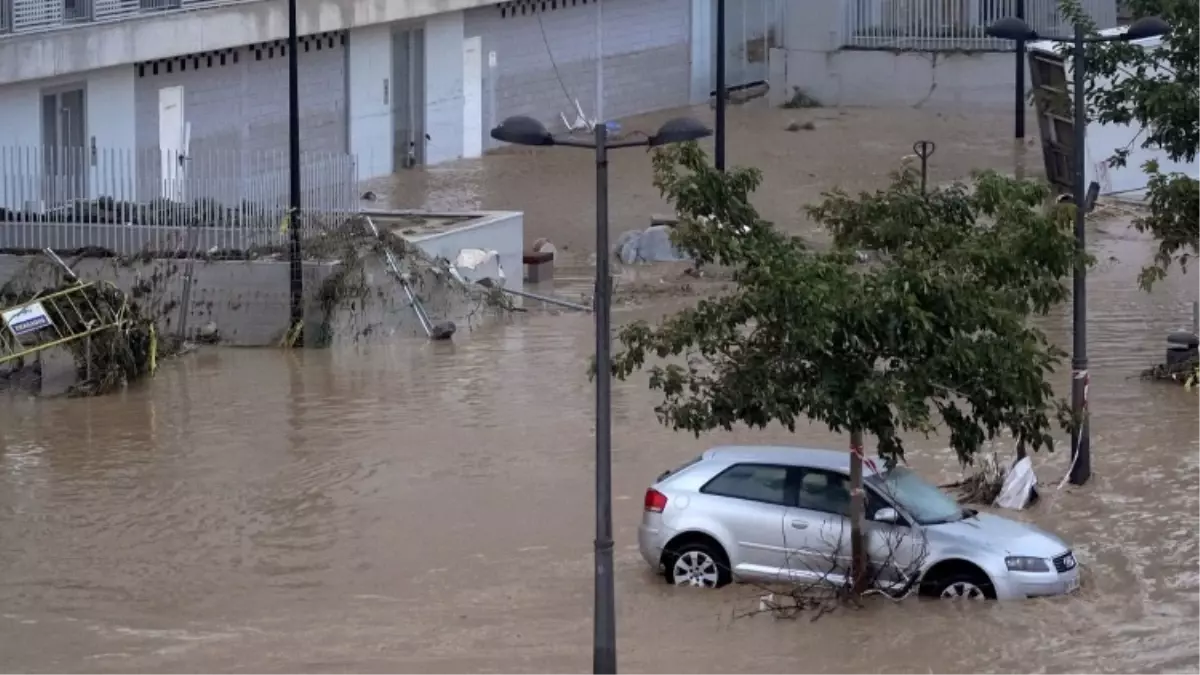 Tayland’da Sel Felaketi: 9 Kişi Hayatını Kaybetti