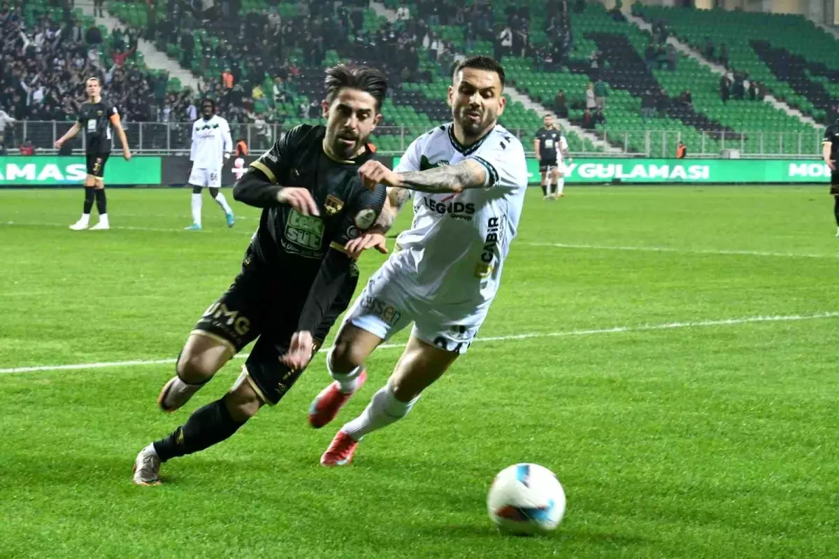 Sakaryaspor ve Bandırmaspor 2-2 Beraberlik Sundu